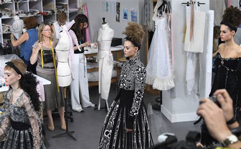 l atelier chanel|chanel haute couture team.